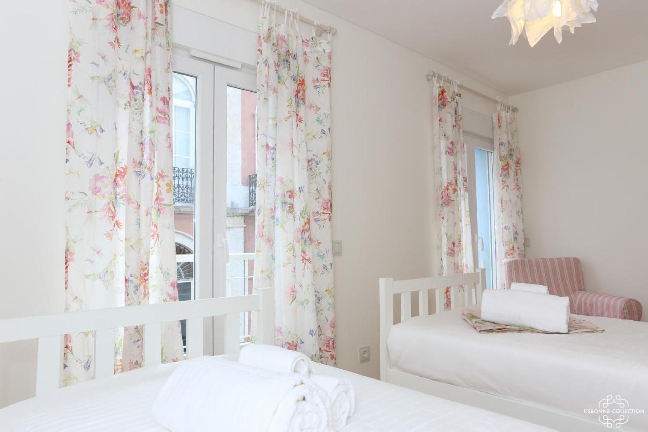 Azulejos' Charming Apartment With Terrace 2 By Lisbonne Collection Bagian luar foto