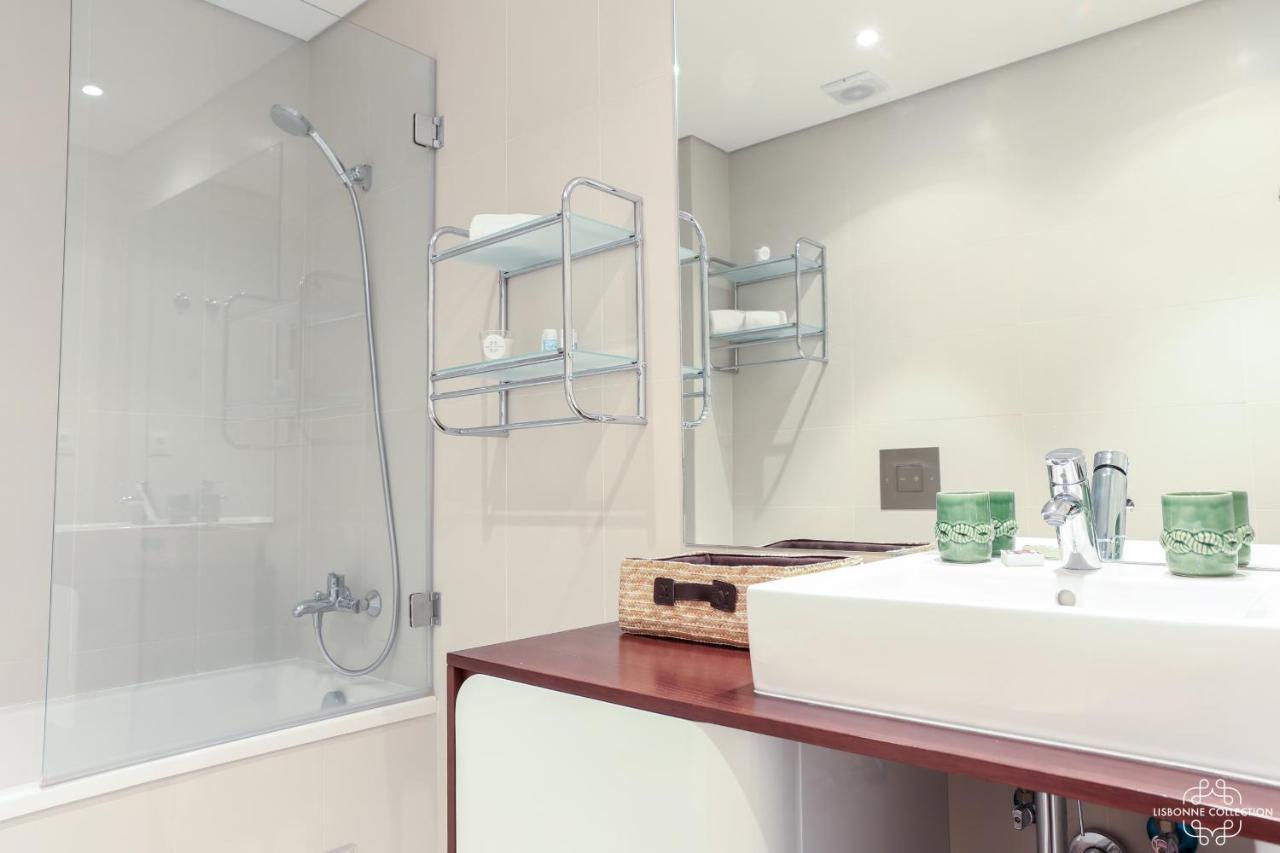 Azulejos' Charming Apartment With Terrace 2 By Lisbonne Collection Bagian luar foto